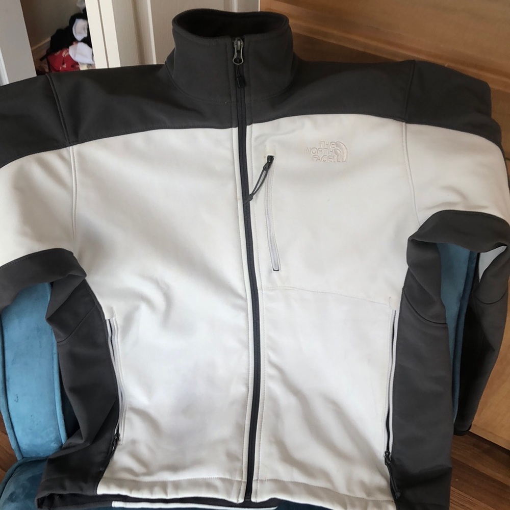North face men’s medium grey shell